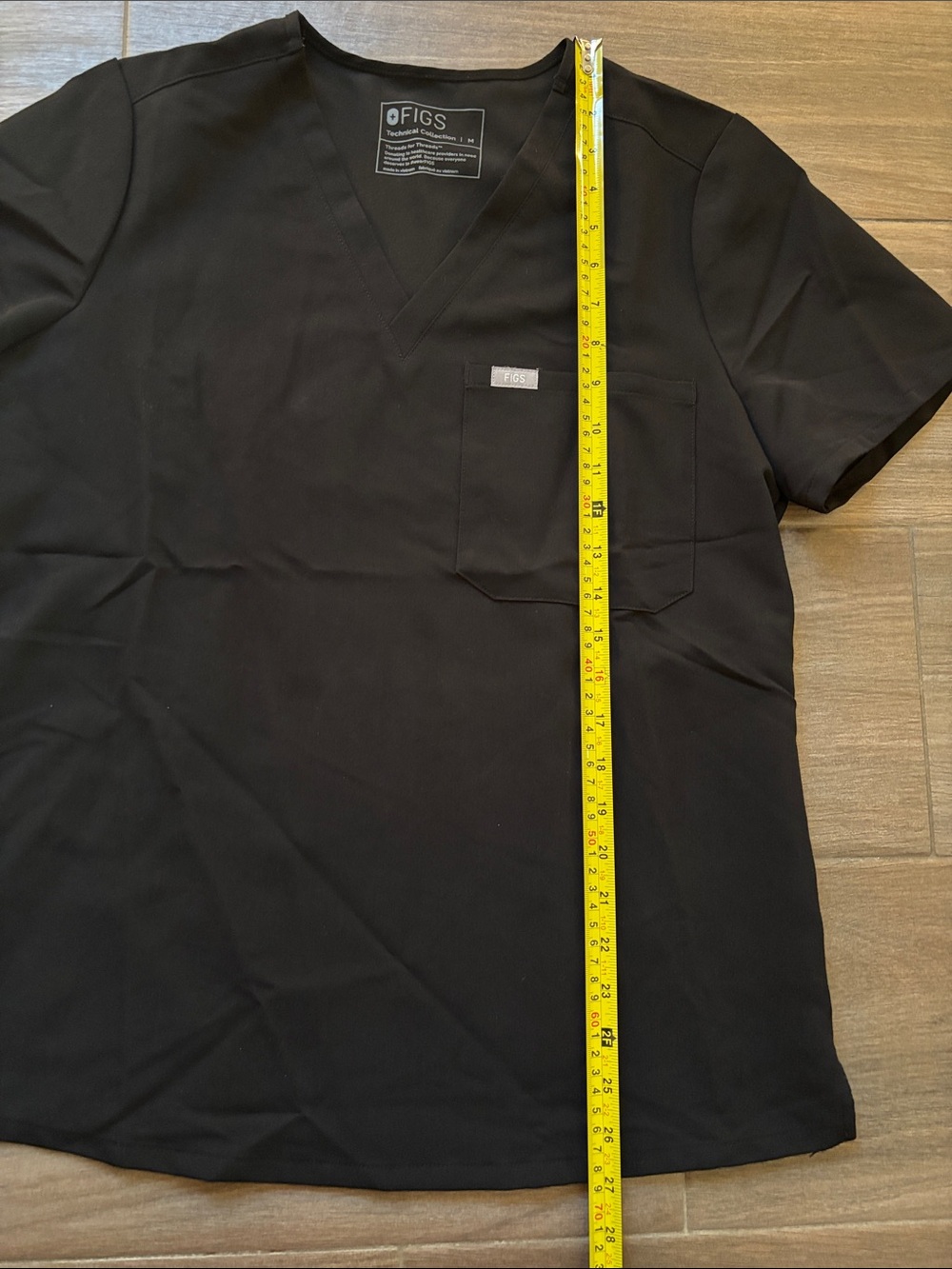 FIGS Women’s Catarina Scrub Top Shirt in Black - Picture 7 of 11